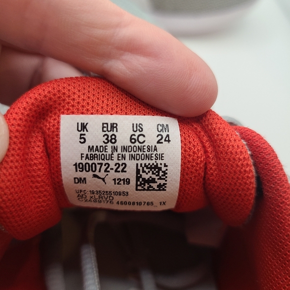 PUMA Carson 2 Gray/Red Sneakers 6Y - Picture 7 of 8